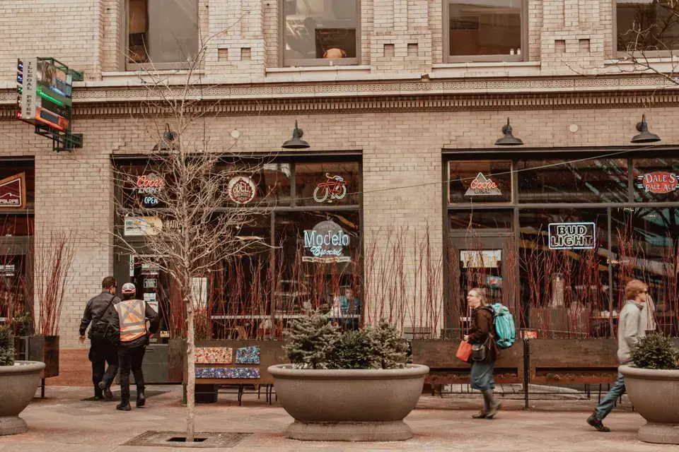 Navigating Silver Lake's Landmarks with Ease in Silver Lake